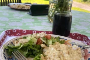 Ravitseva kotiruoka on osa perhehoitopäivän hyvää rytmiä